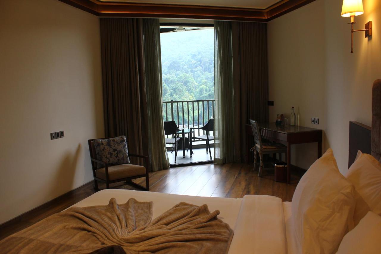 Niraamaya Retreats Samroha Athirappilly Bagian luar foto