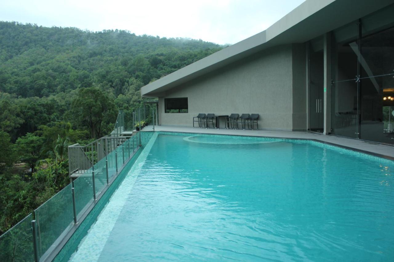Niraamaya Retreats Samroha Athirappilly Bagian luar foto